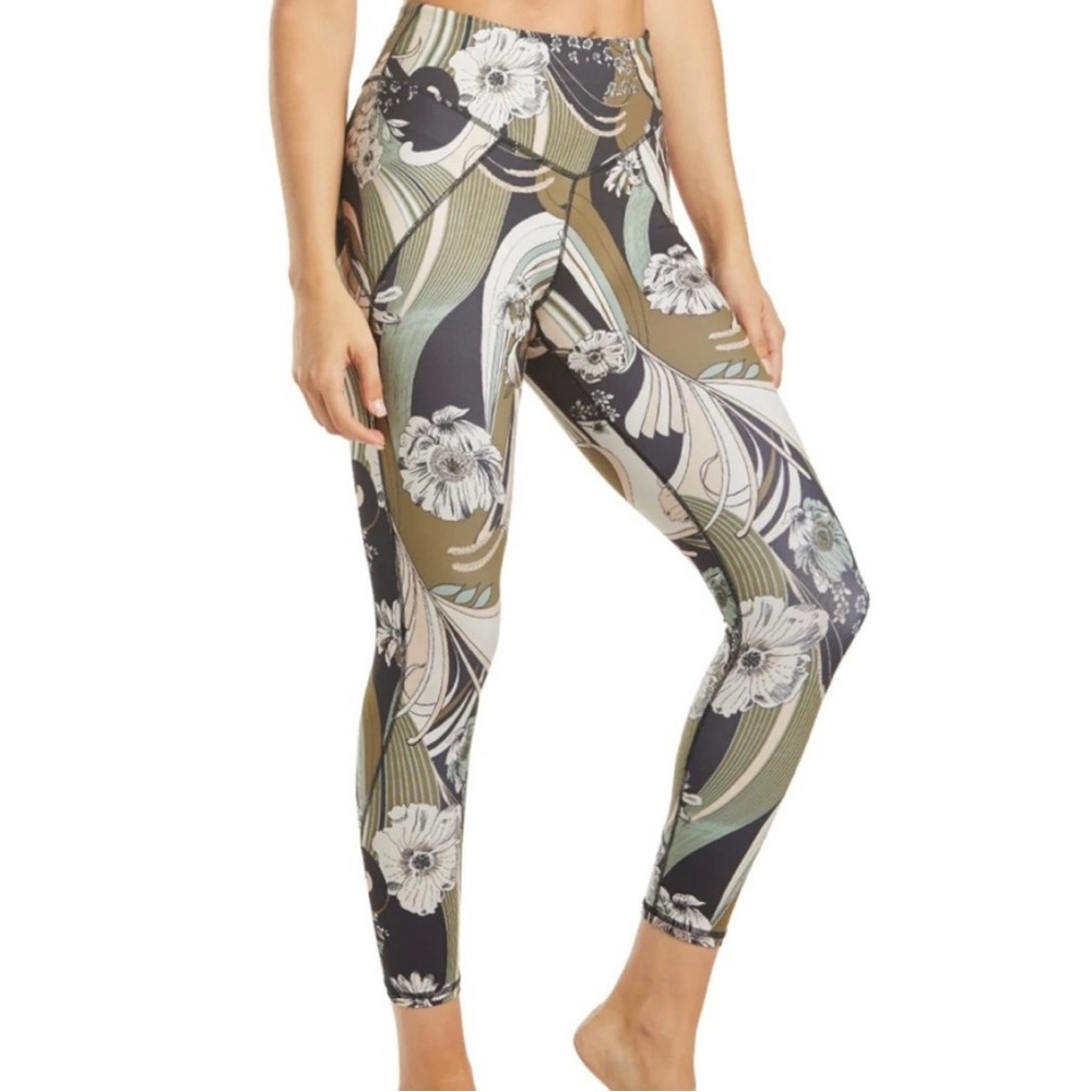 Free People FP Movement Wave Crush Yoga Leggings Floral Size Medium Athleisure